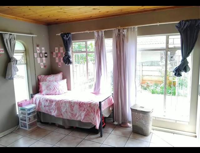 10 BEDROOM PROPERTY TO RENT IN DIE BULT